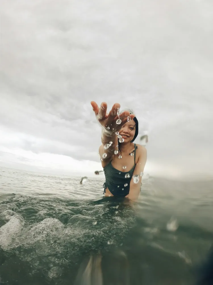 Danser comme une vague, par Carole Menahem-Lilin